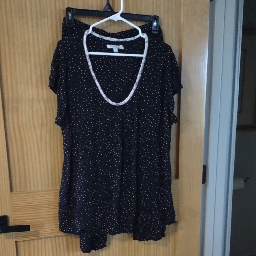 Ellen Tracy Black Polka Dot Short Sleeve Top